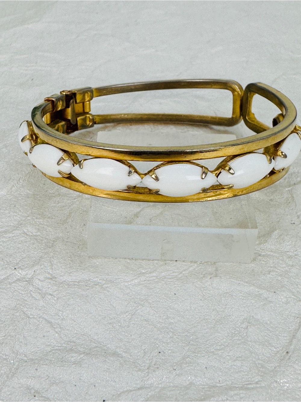Vintage Milk Glass Bracelet Hinged Bangle Clamper Prong Set White Gold-tone